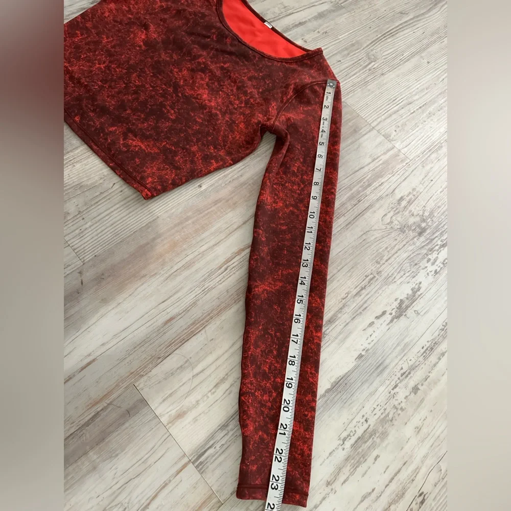 Lululemon Long Sleeve Top - Picture 4 of 9